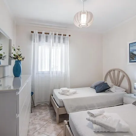 Apartamento Quarteira Apartment *